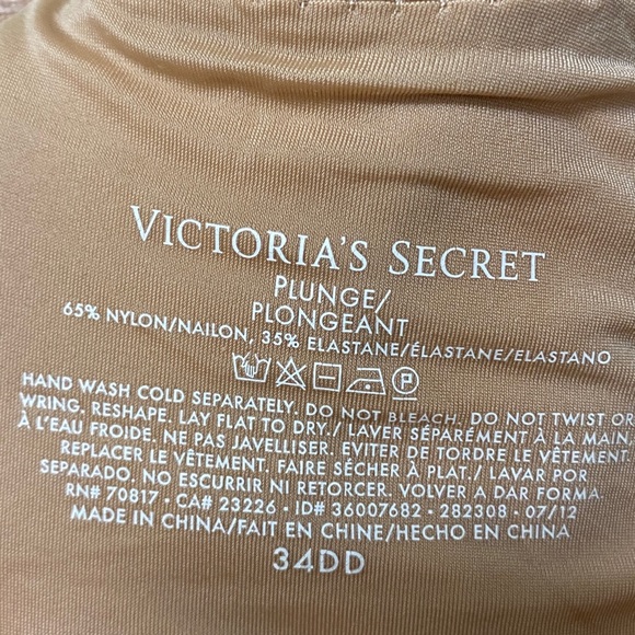 Victoria's Secret Plunge Bra - Picture 4 of 4